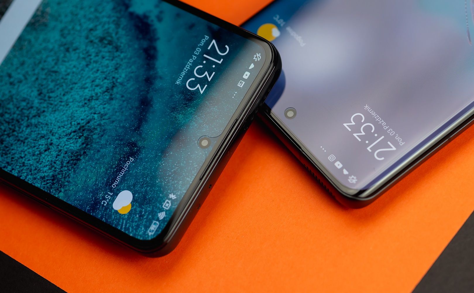 Xiaomi 12T Pro i Xiaomi 12 Pro - przednie aparaty