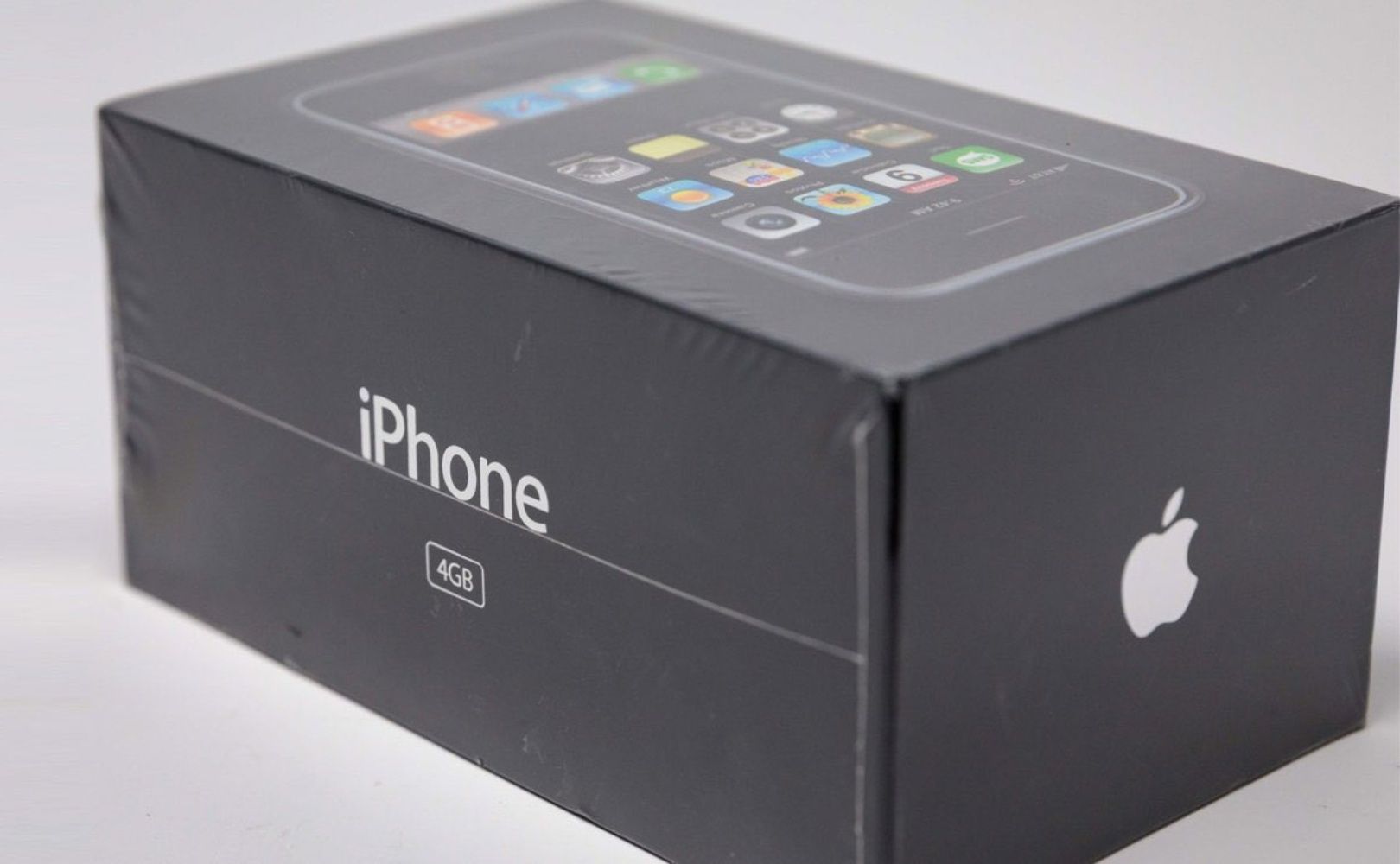 Pierwsza generacja iPhone sprzedana na aukcji za sporą sumę