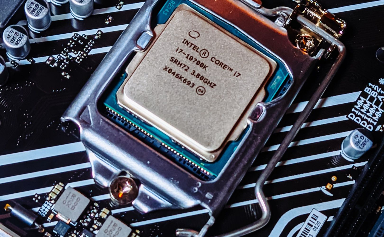 Amerykańskie procesory AMD i Intel nie trafią już na chińskie rządowe komputery