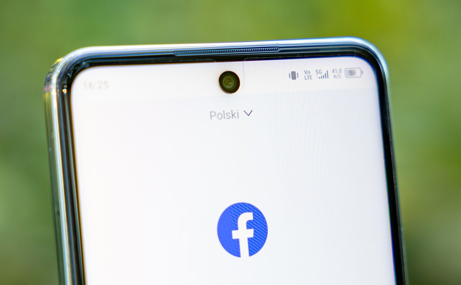TECNO Pova 5 Pro 5G przedni aparat i słuchawka
