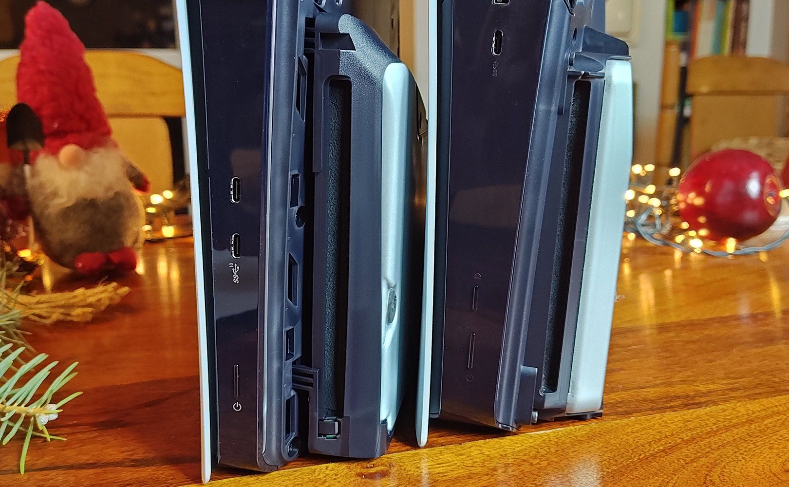 PS5 Slim vs PS5 - wygląd napędów Blu-Ray