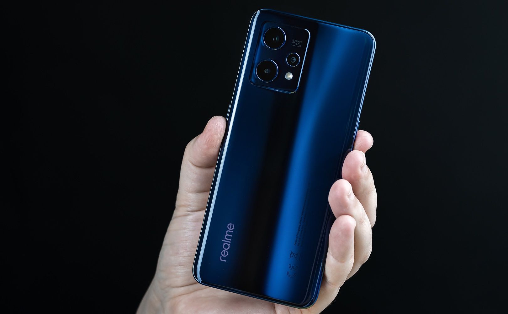 Realme 9 Pro+ dłoń tył