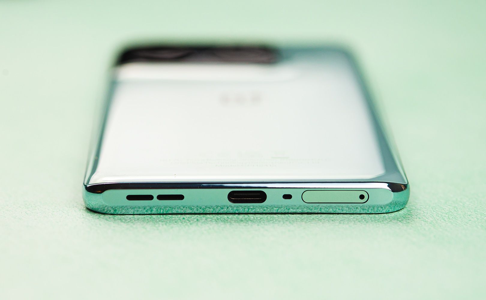 OnePlus 10T dolna krawędź
