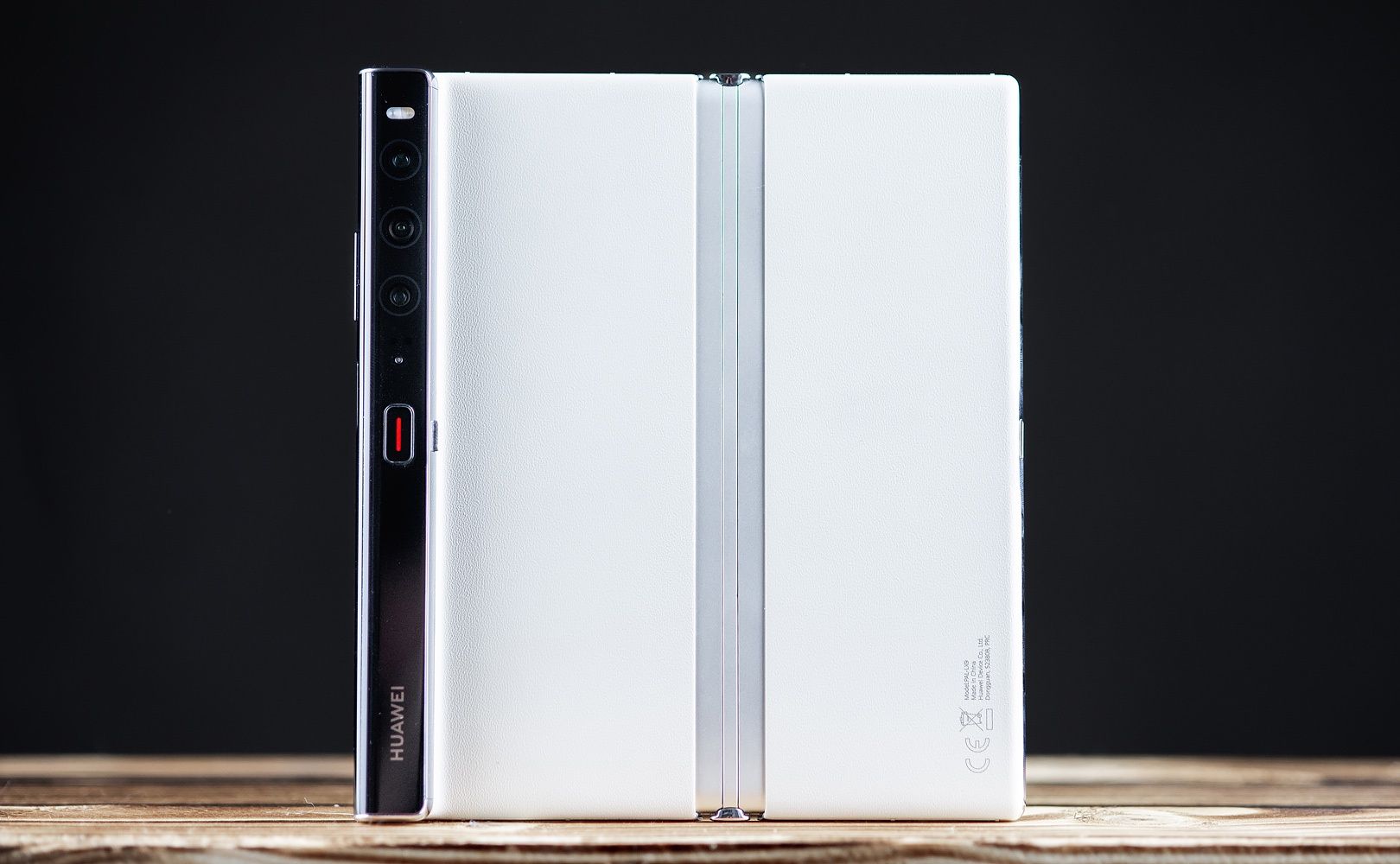 Huawei Mate Xs 2 rozłożony tylna ścianka