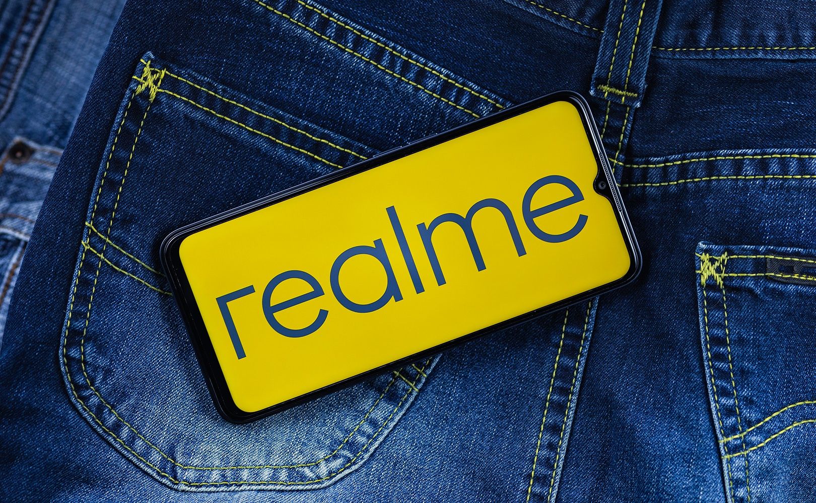 realme C35