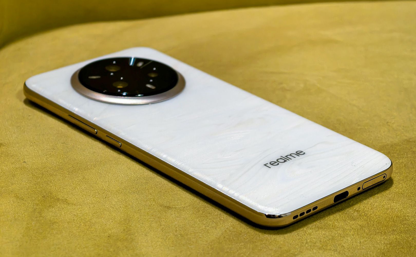 realme 14 pro+ tył