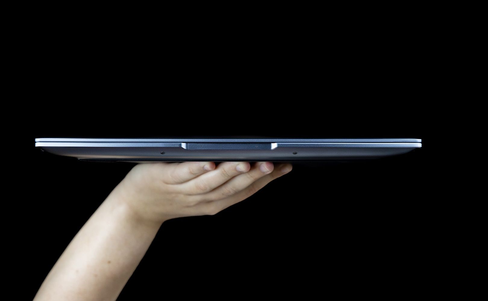 matebook 16s 2023 grubość