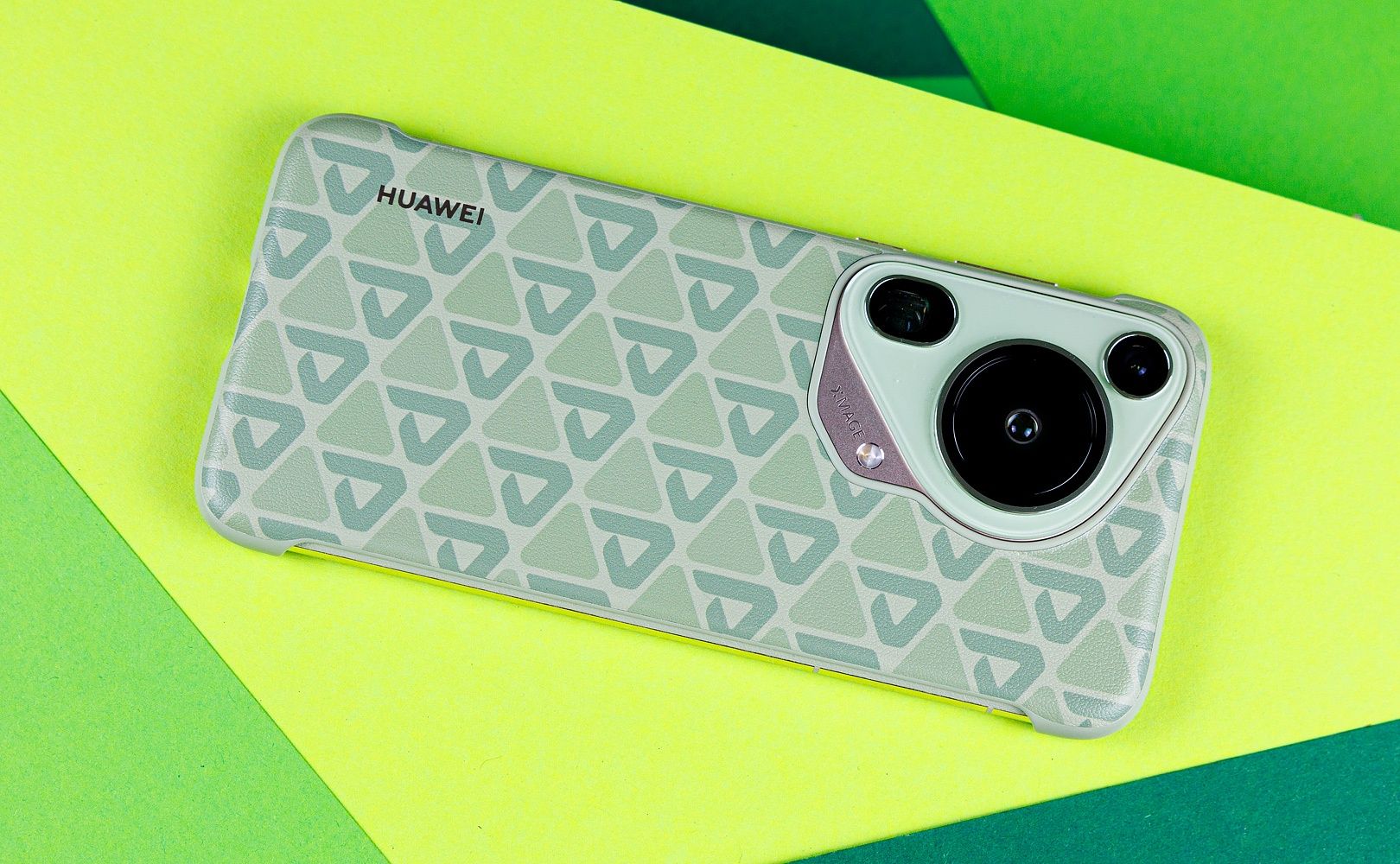 Huawei Pura 70 Ultra tył