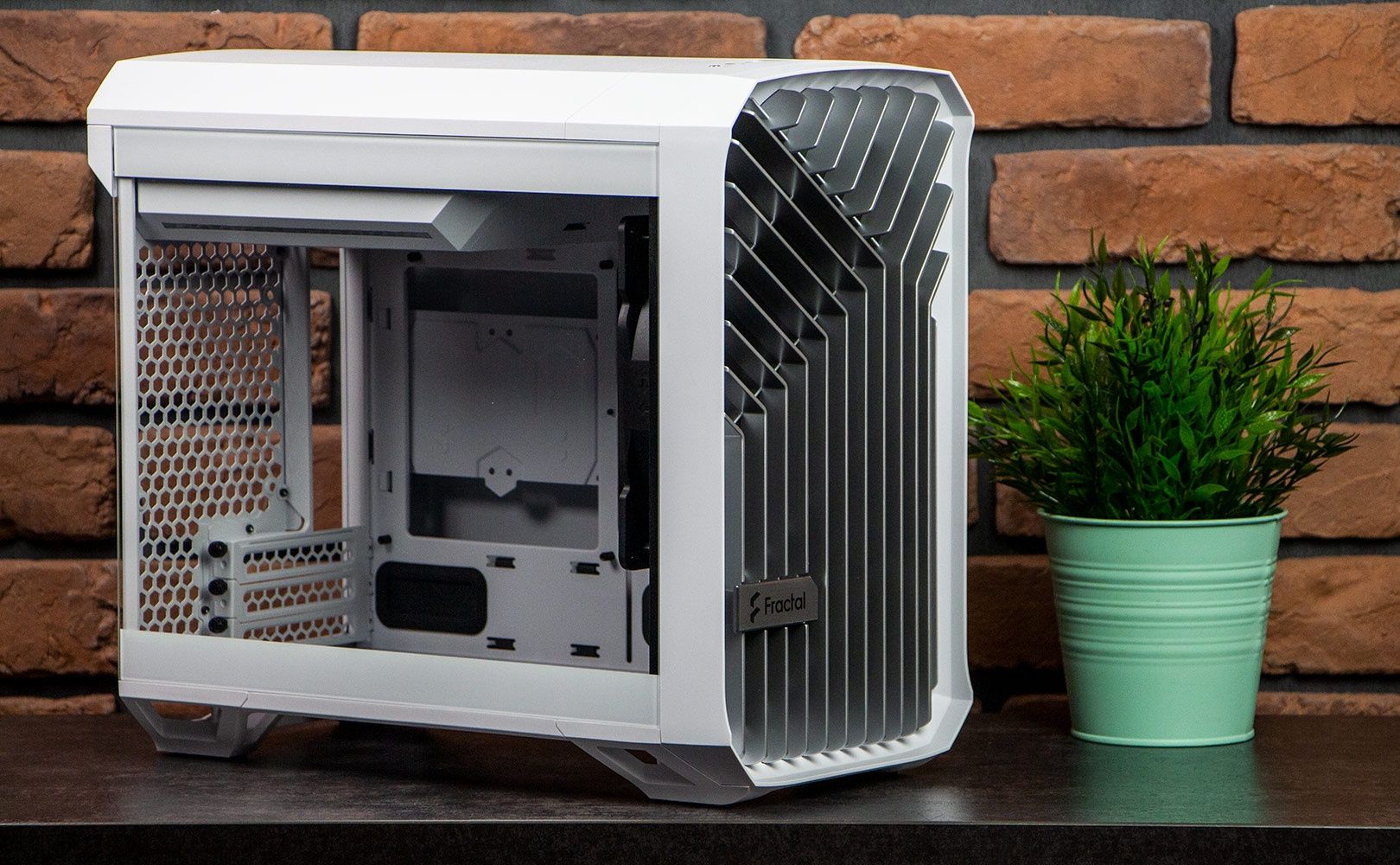Fractal Design Torrent Nano TG White