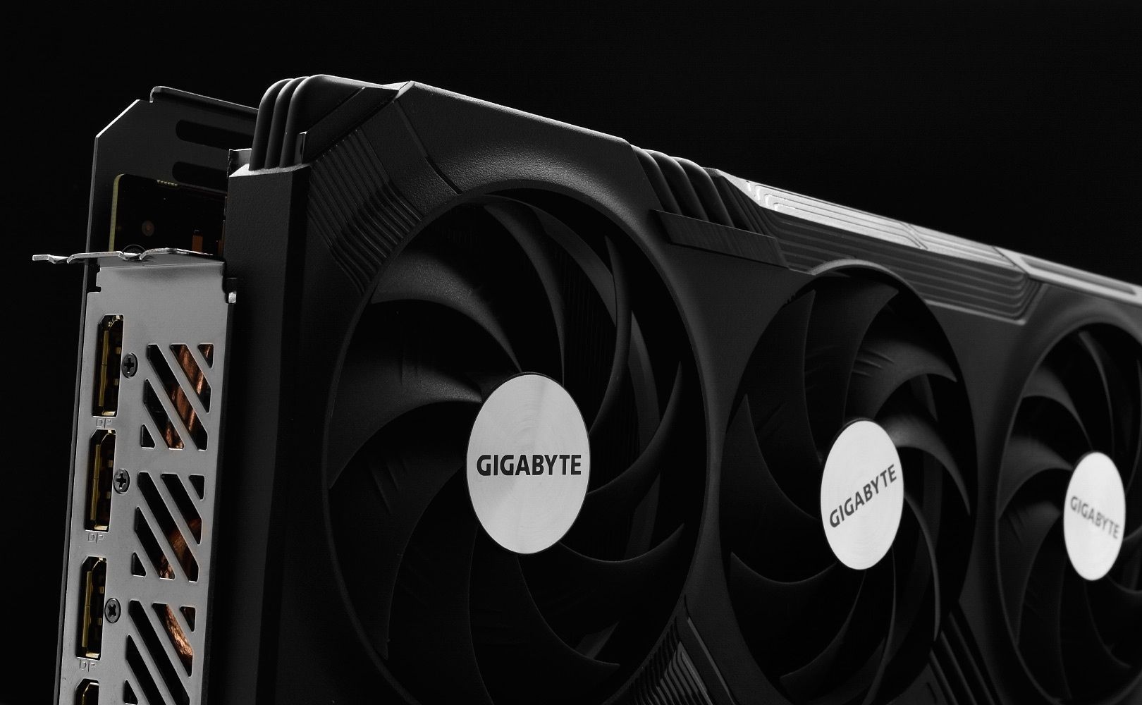 Gigabyte GeForce RTX 4070 Ti Gaming OC - unboxing