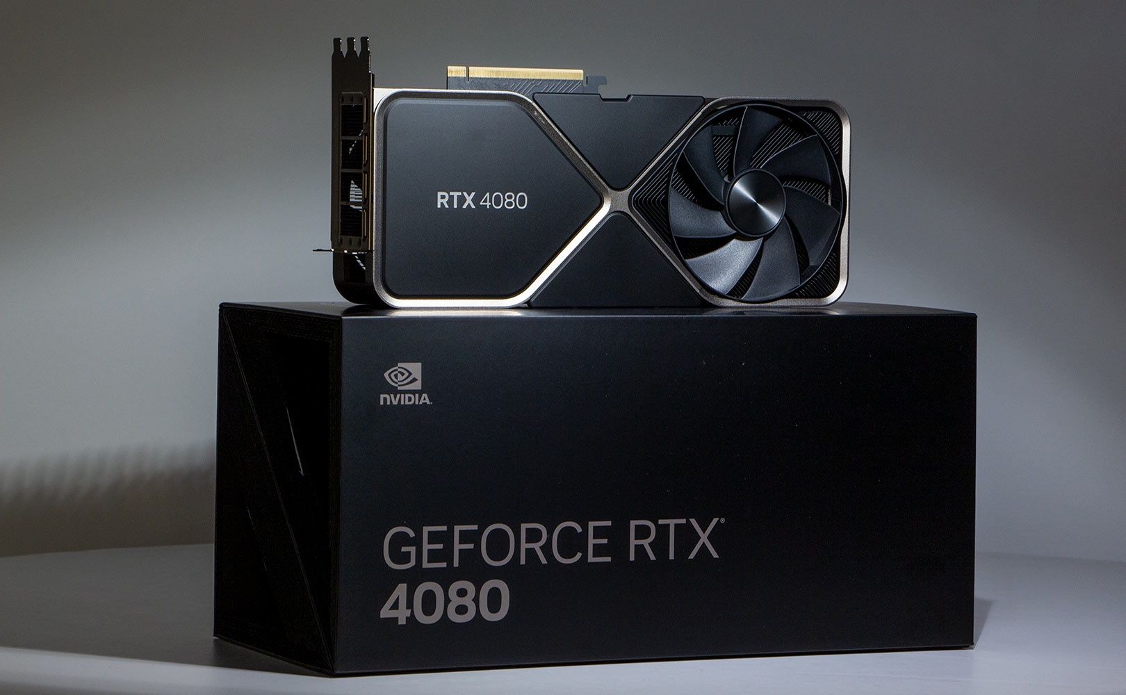 NVIDIA GeForce RTX 4080 Founders Edition - opakowanie