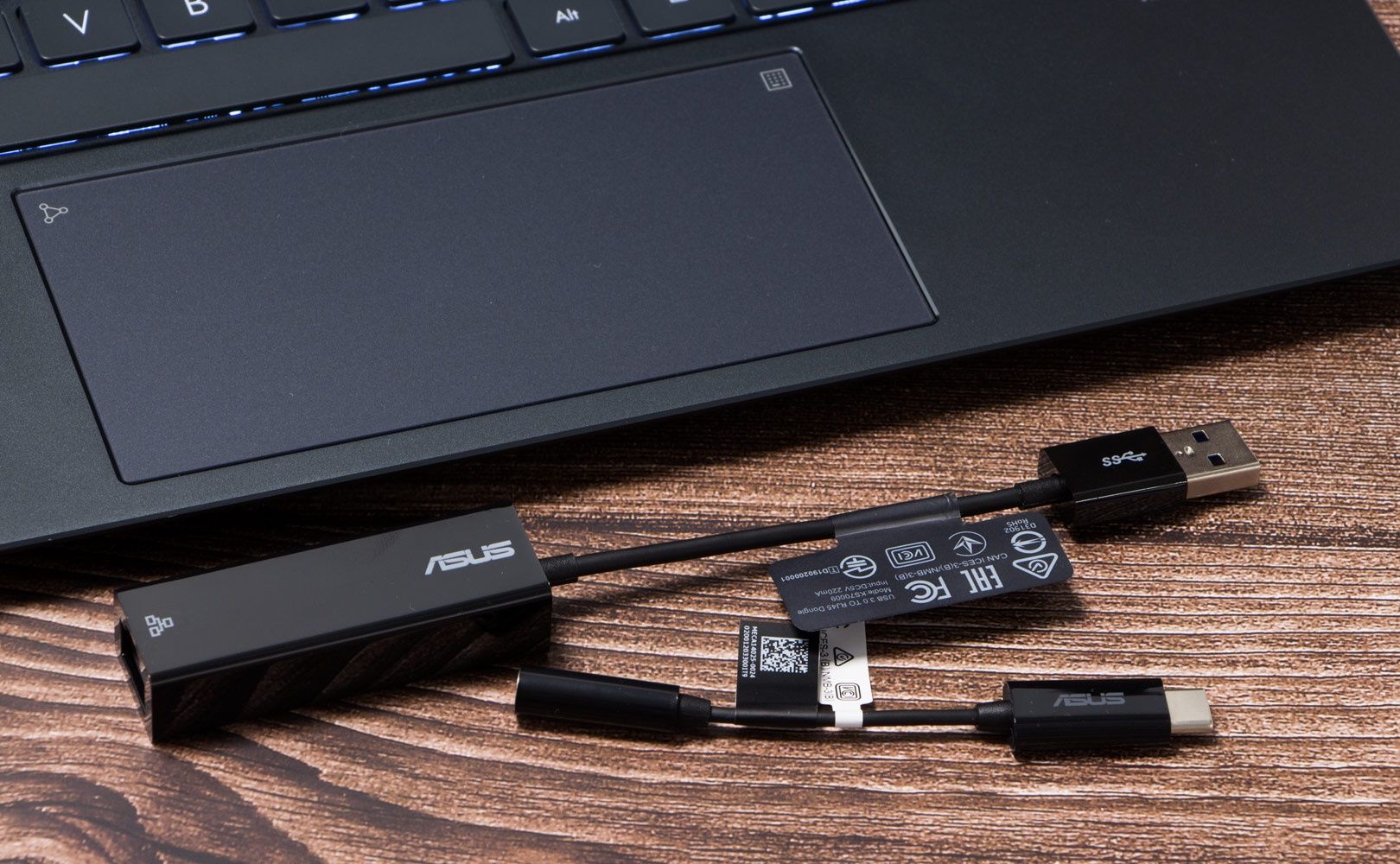 Asus ZenBook 14 UX425E - przejściówki