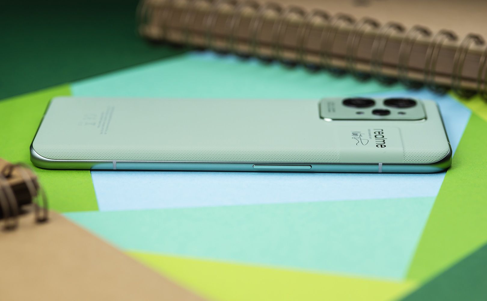 realme GT 2 Pro lewa strona