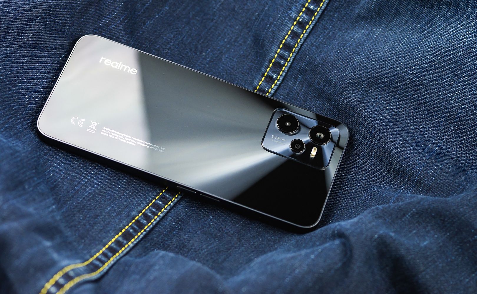 realme C35