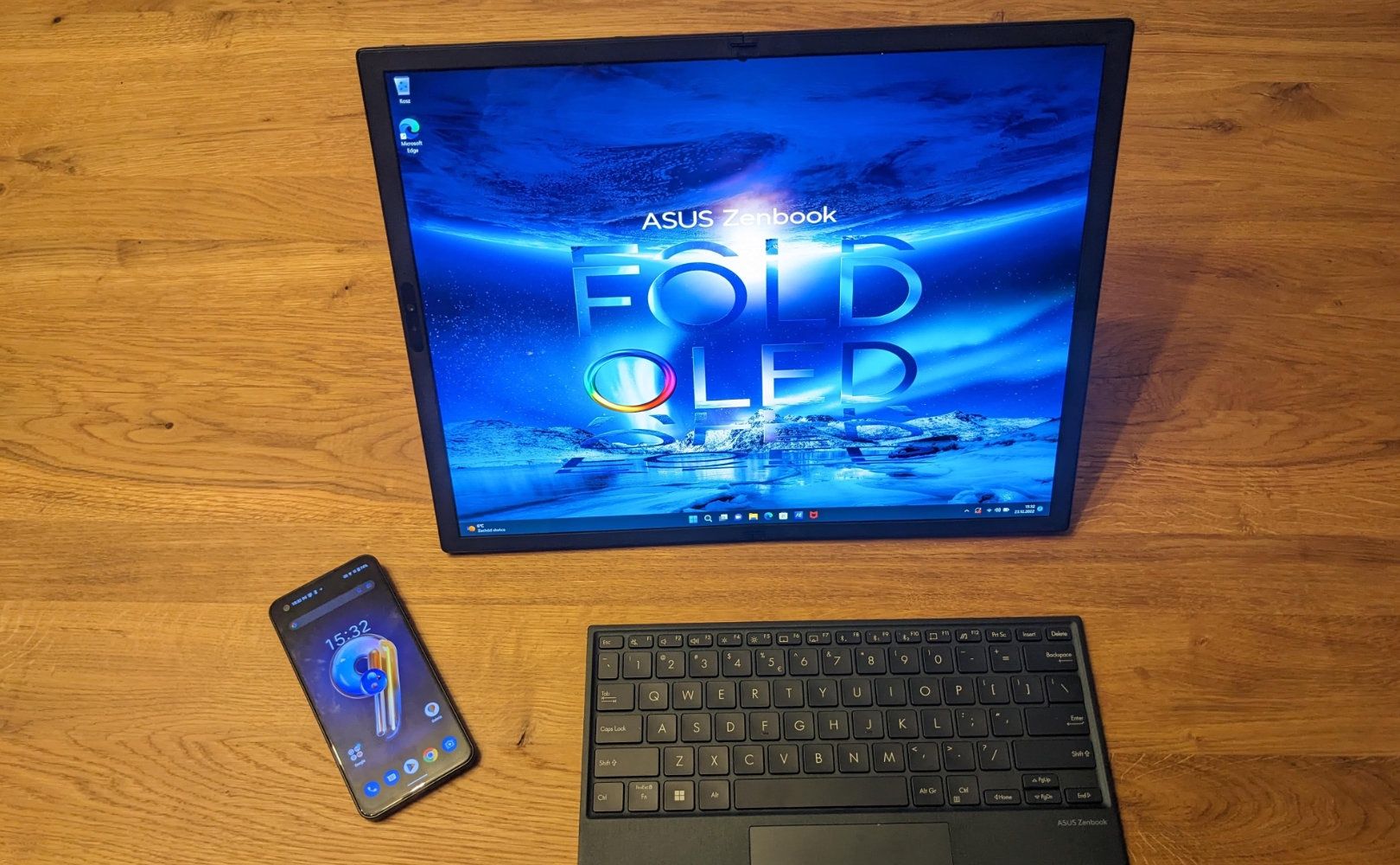 ASUS Zenbook f7 Fold OLED