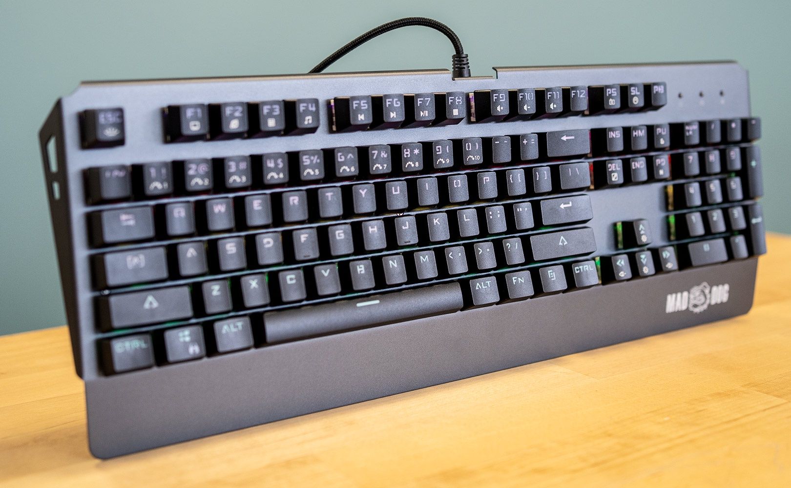 Mad Dog GK900 RGB - klawiatura mechaniczna dla graczy