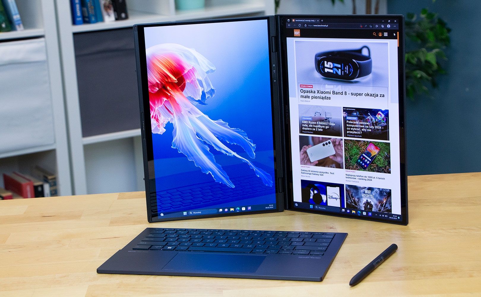 ASUS Zenbook 14 Duo OLED UX8406 - ekrany na boku