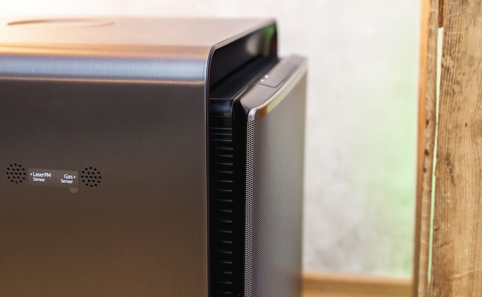 Samsung AX47 panel wysunięty z boku i czujniki