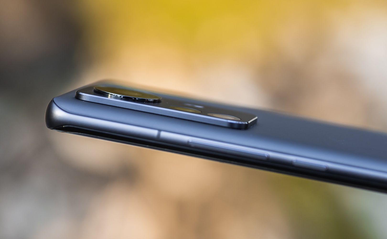 Xiaomi 12 Pro obiektywy bok
