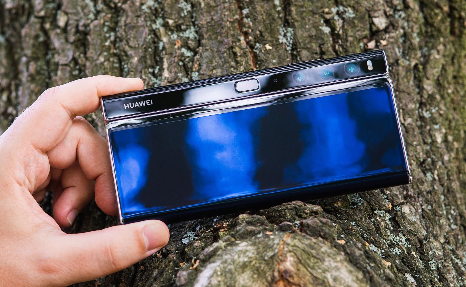 Huawei Mate Xs 2 złożony tył ekran wyłączony