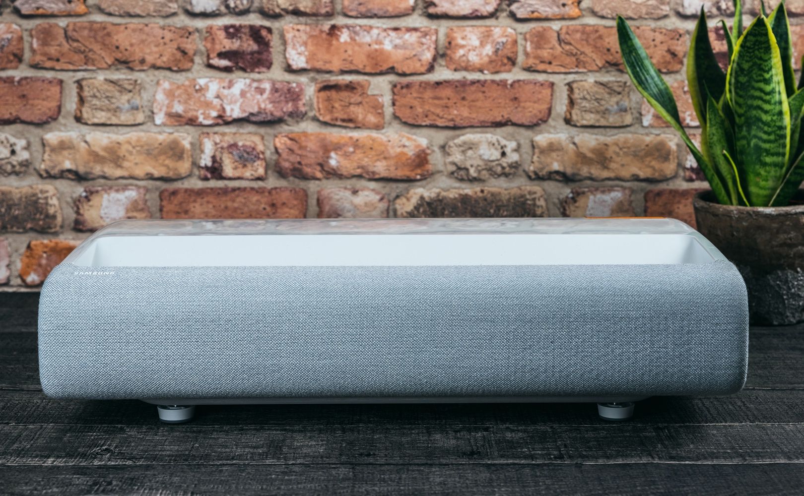 Projektor Samsung The Premiere LSP7T 4K nóżki