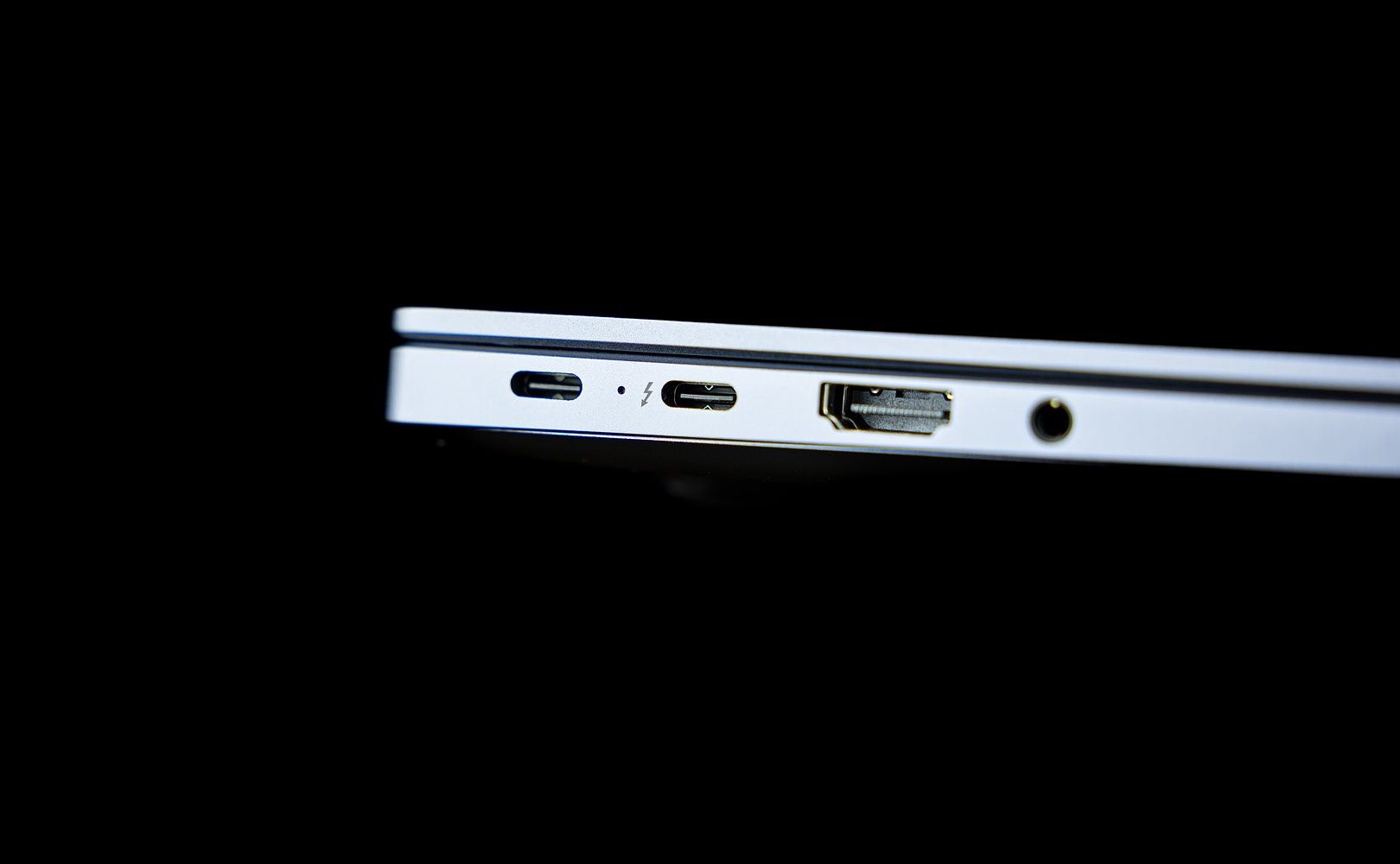 złącza ładowania w huawe matebook 16 s 2023