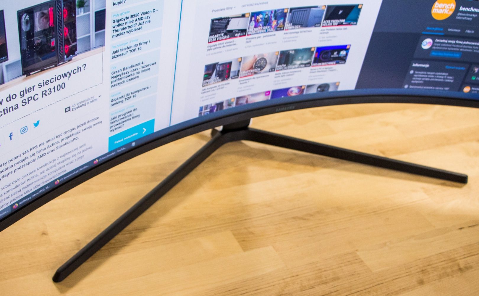 Samsung Odyssey G9 - podstawa monitora