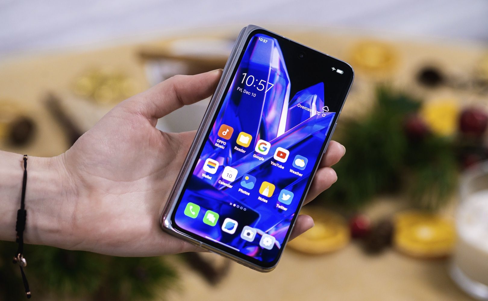 OPPO Find N dłoń