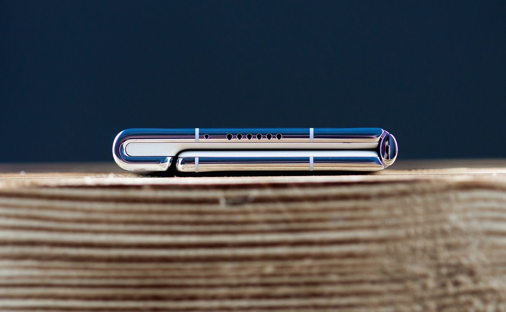 Huawei Mate Xs 2 złożony góra