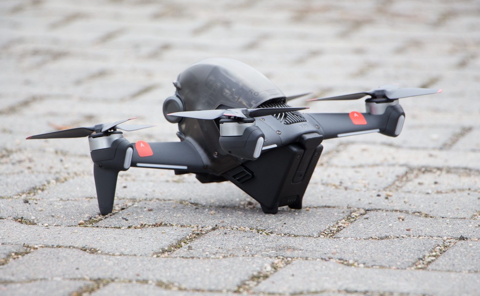 dron sportowy