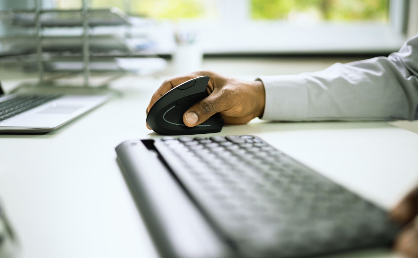 Co to jest myszka pionowa (Logitech MX Vertical)