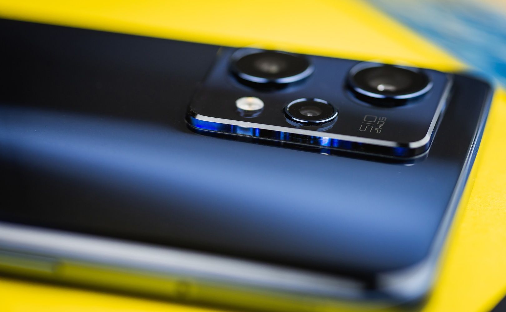 Realme 9 Pro+ wysepka szkielko
