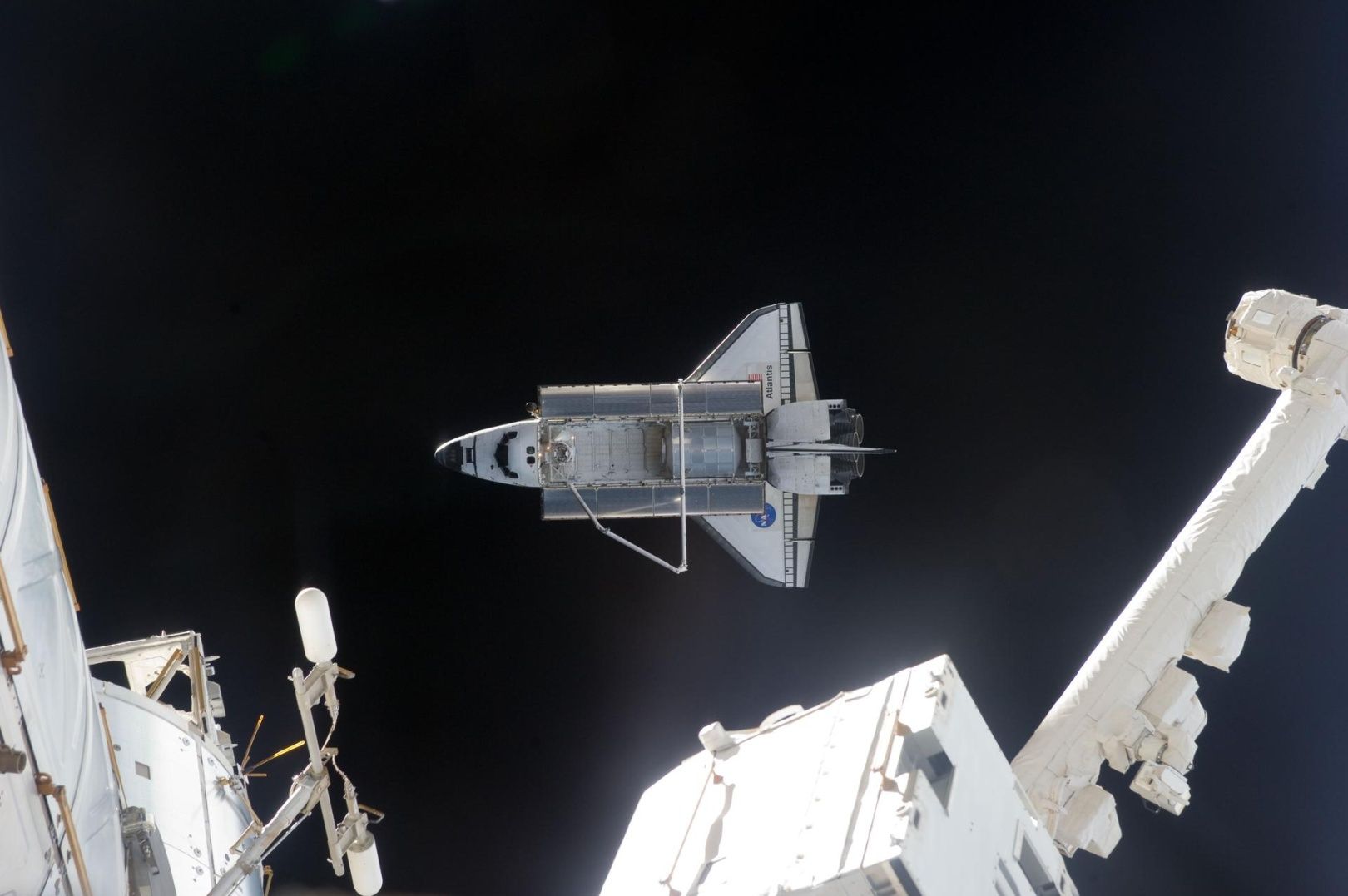 Atlantis opuszcza ISS