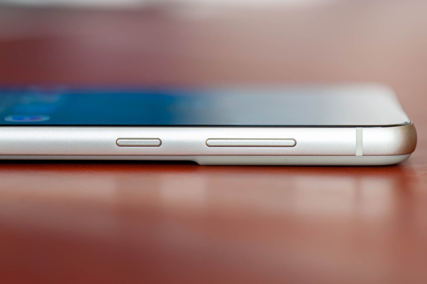 Samsung Galaxy S21 FE 5G przyciski