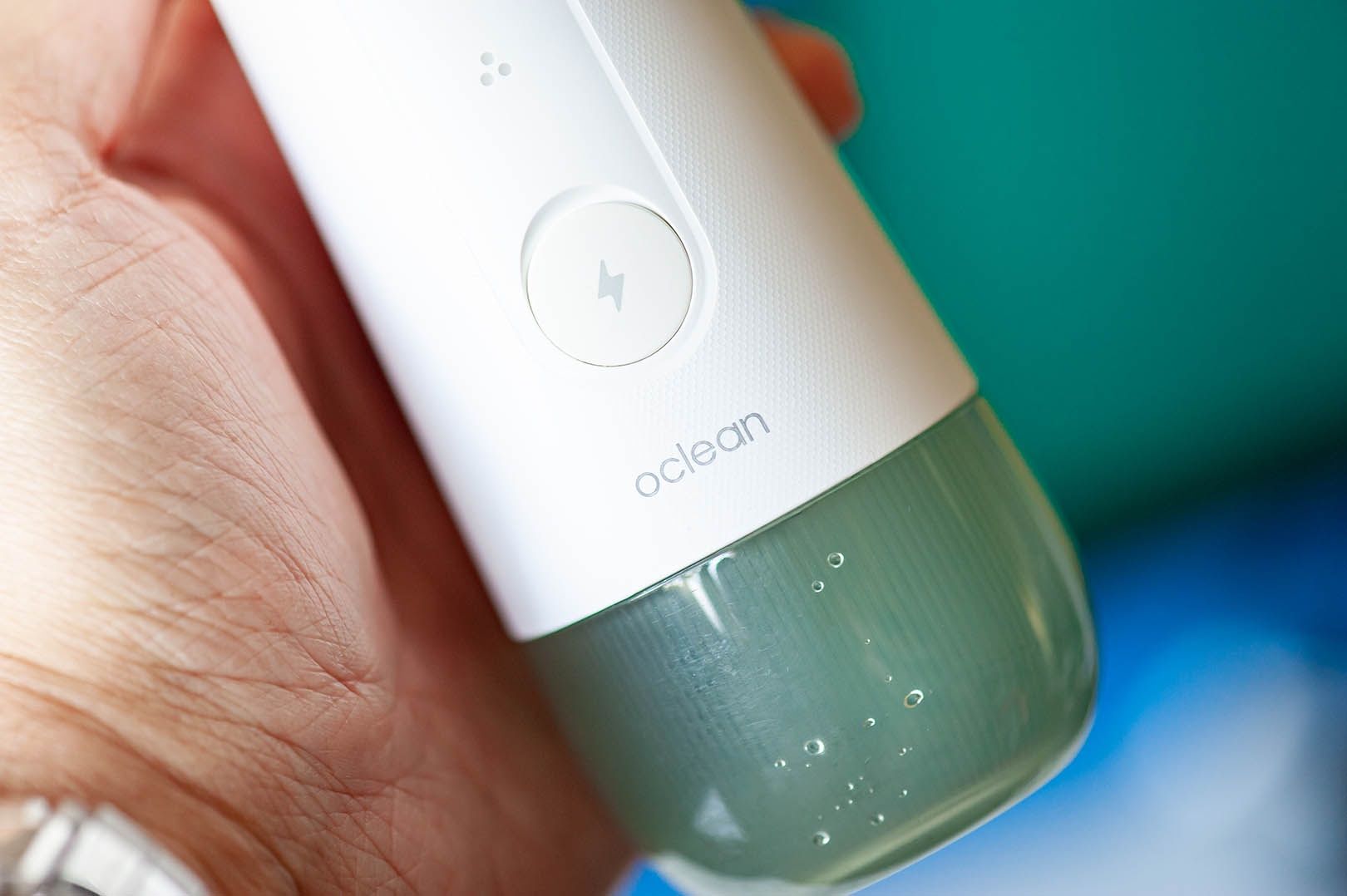 Oclean W10 port do ładowania