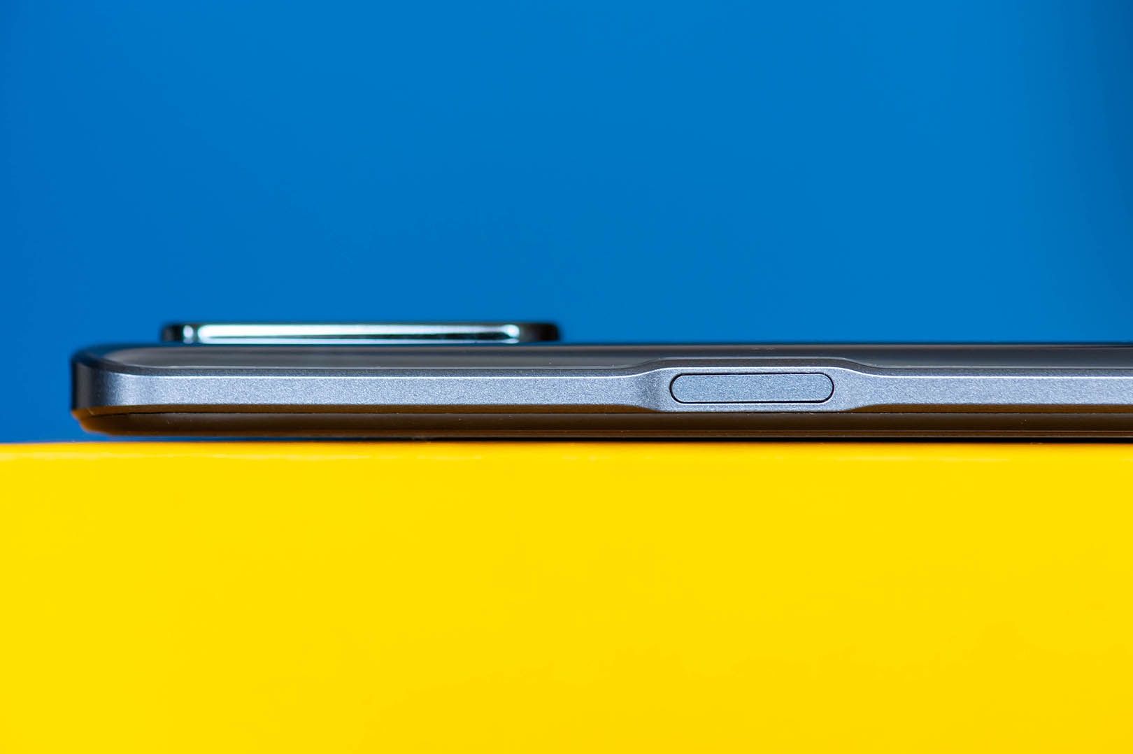 realme 8 5G czytnik linii papilarnych