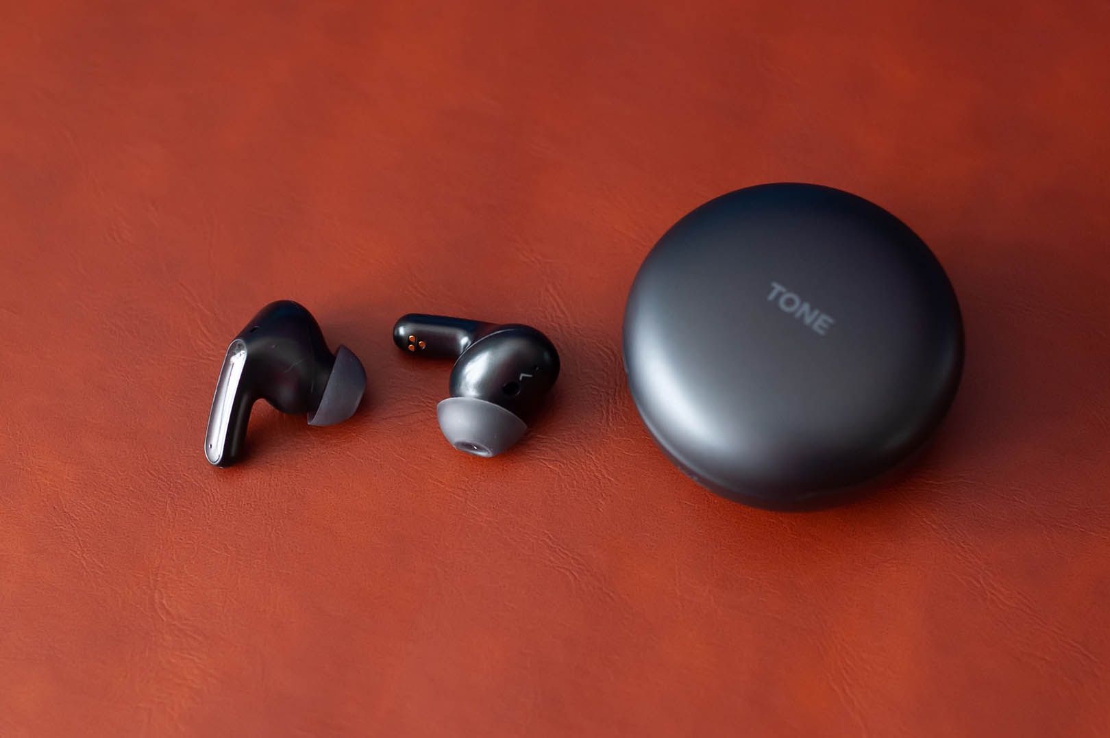 LG Tone Free FP8