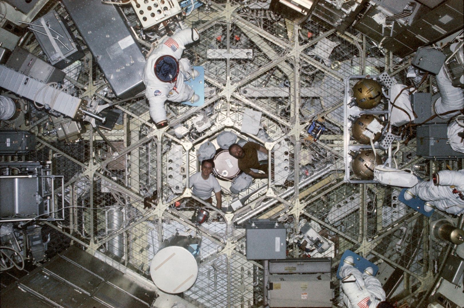 Skylab wnętrze stacja