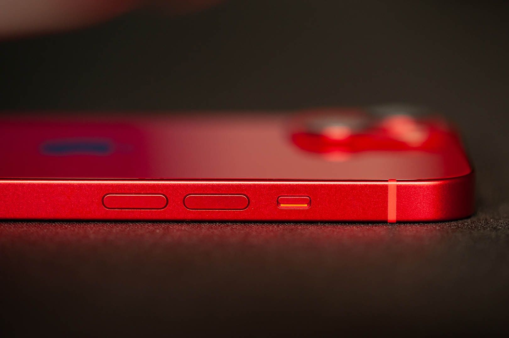 iPhone 13 przyciski