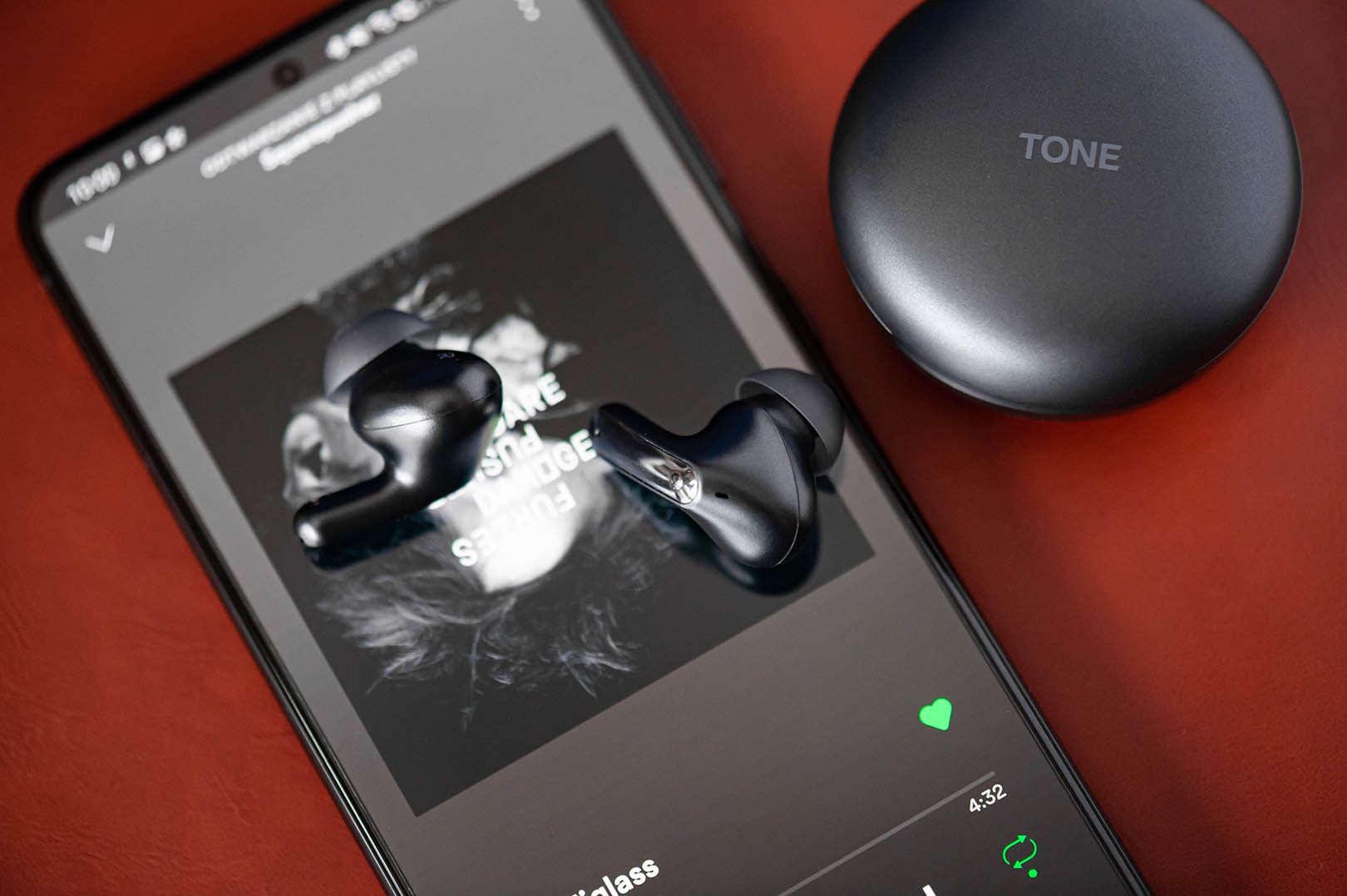 LG Tone Free FP8 - słuchawki LG z ANC