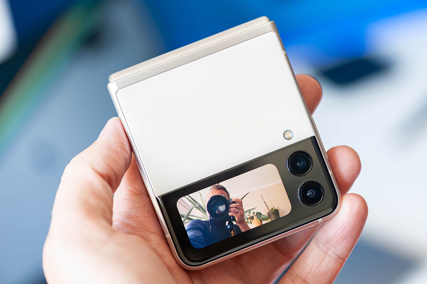 Samsung Galaxy Z Flip 3 aparat na małym ekranie