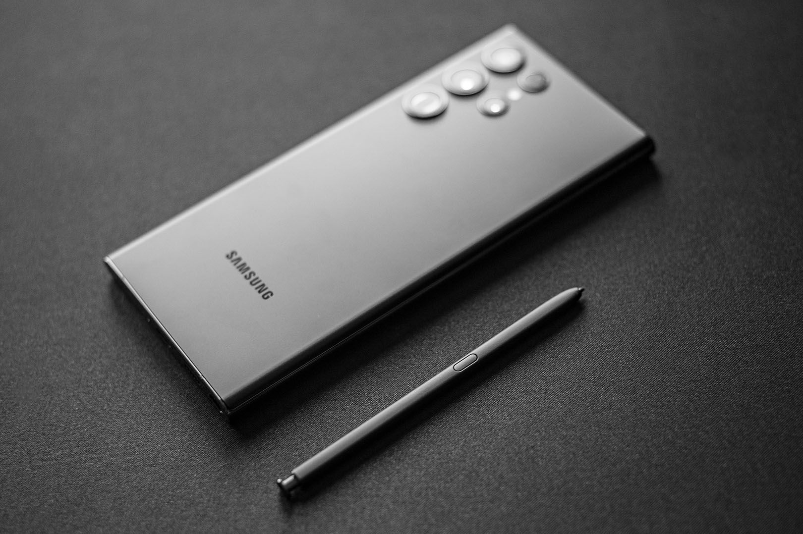 Samasung Galaxy S22 Ultra i S Pen