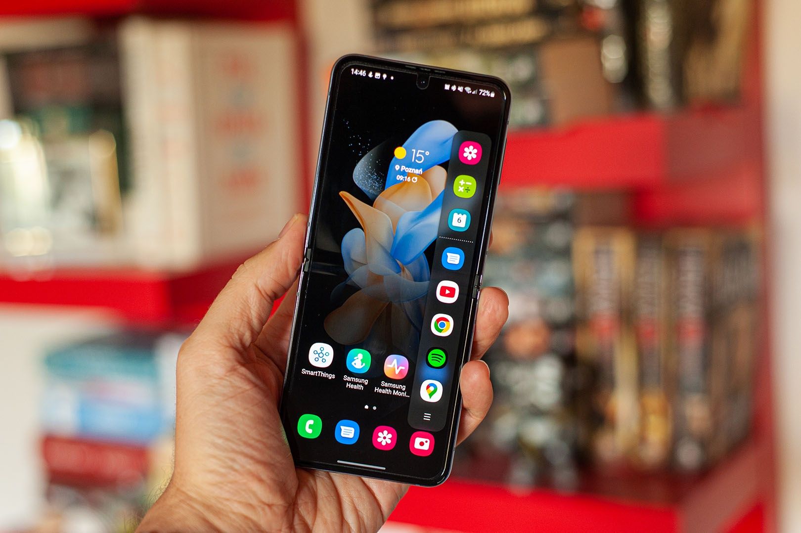 Samsung Galaxy Flip 4