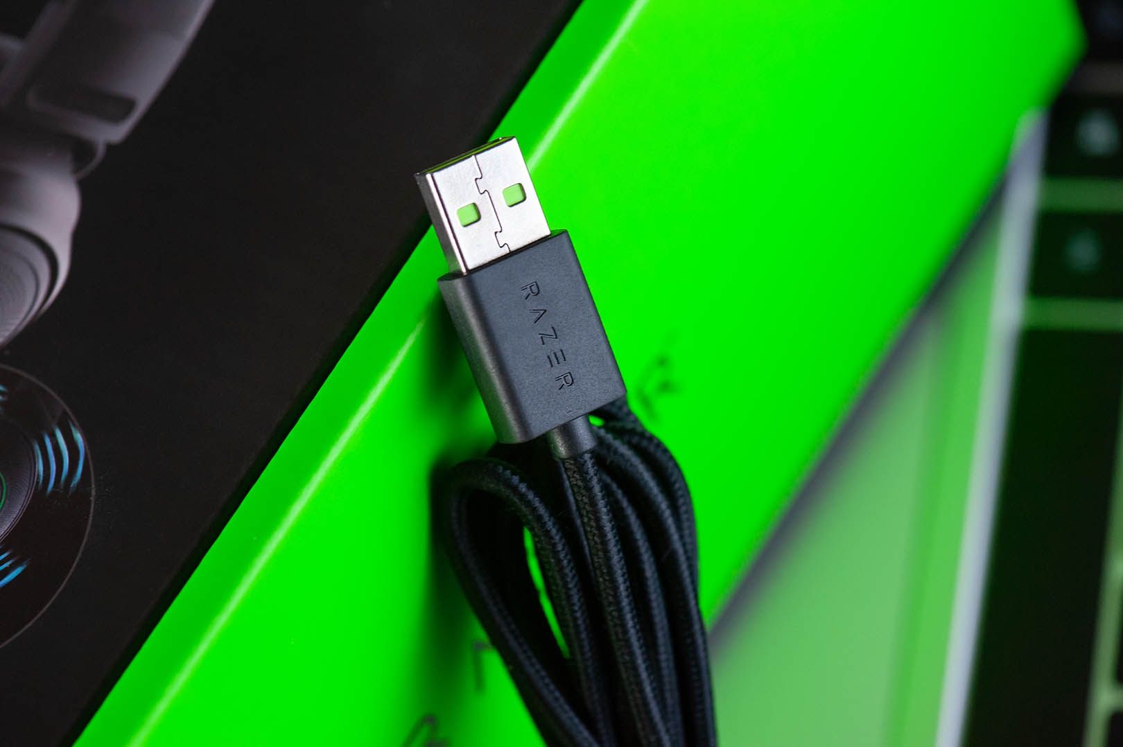 Razer Kraken V3 HyperSense - przewód USB