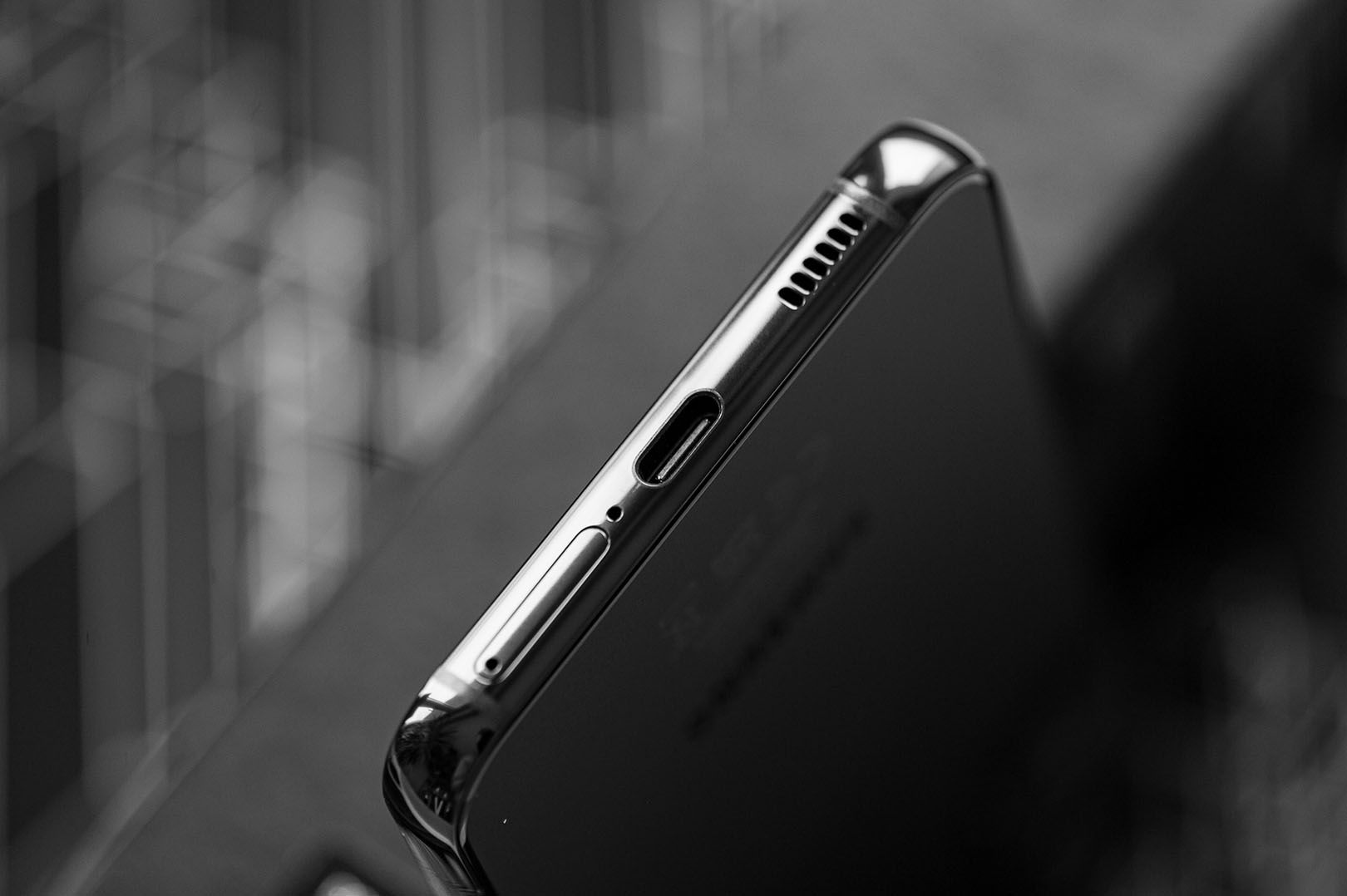 Samsung Galaxy S22 głośnik, USB-C i dual SIM