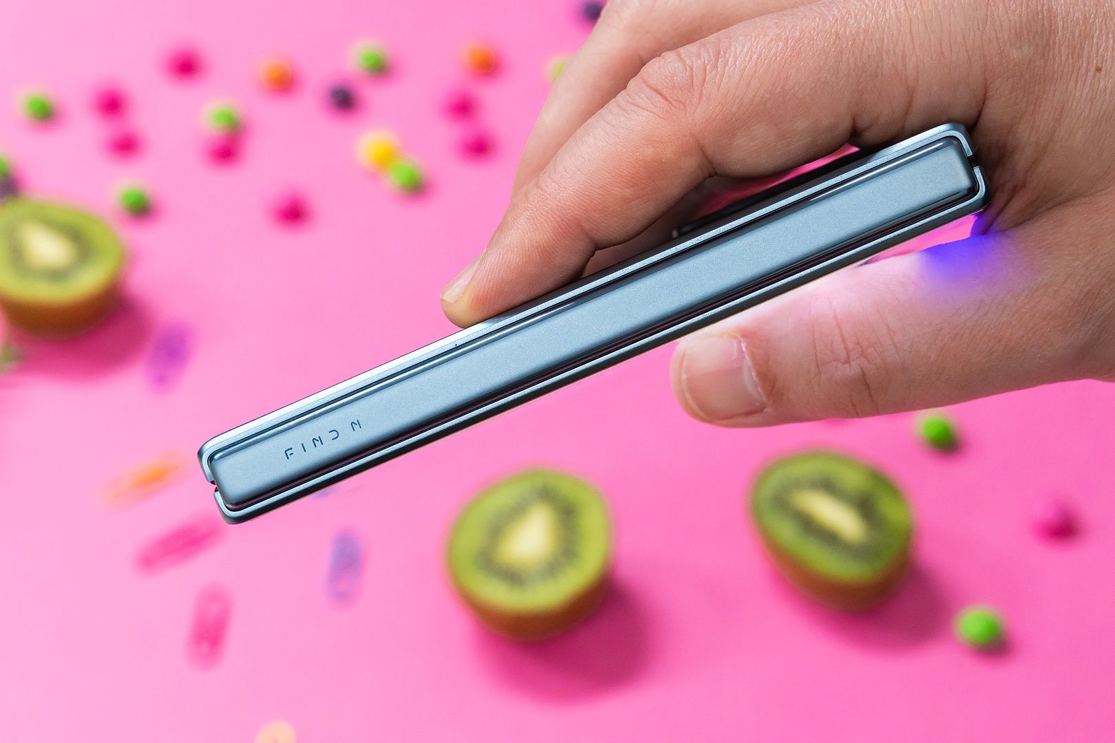 OPPO Find N2 krawędź zawias