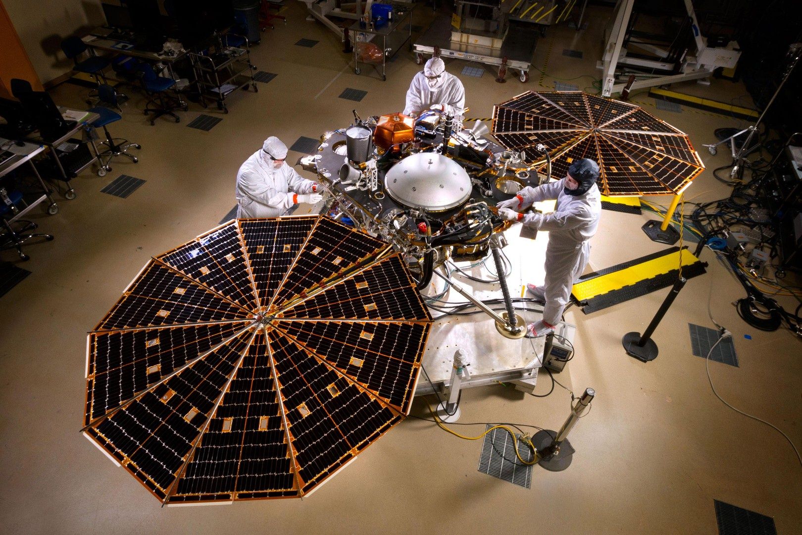 InSight na Ziemi