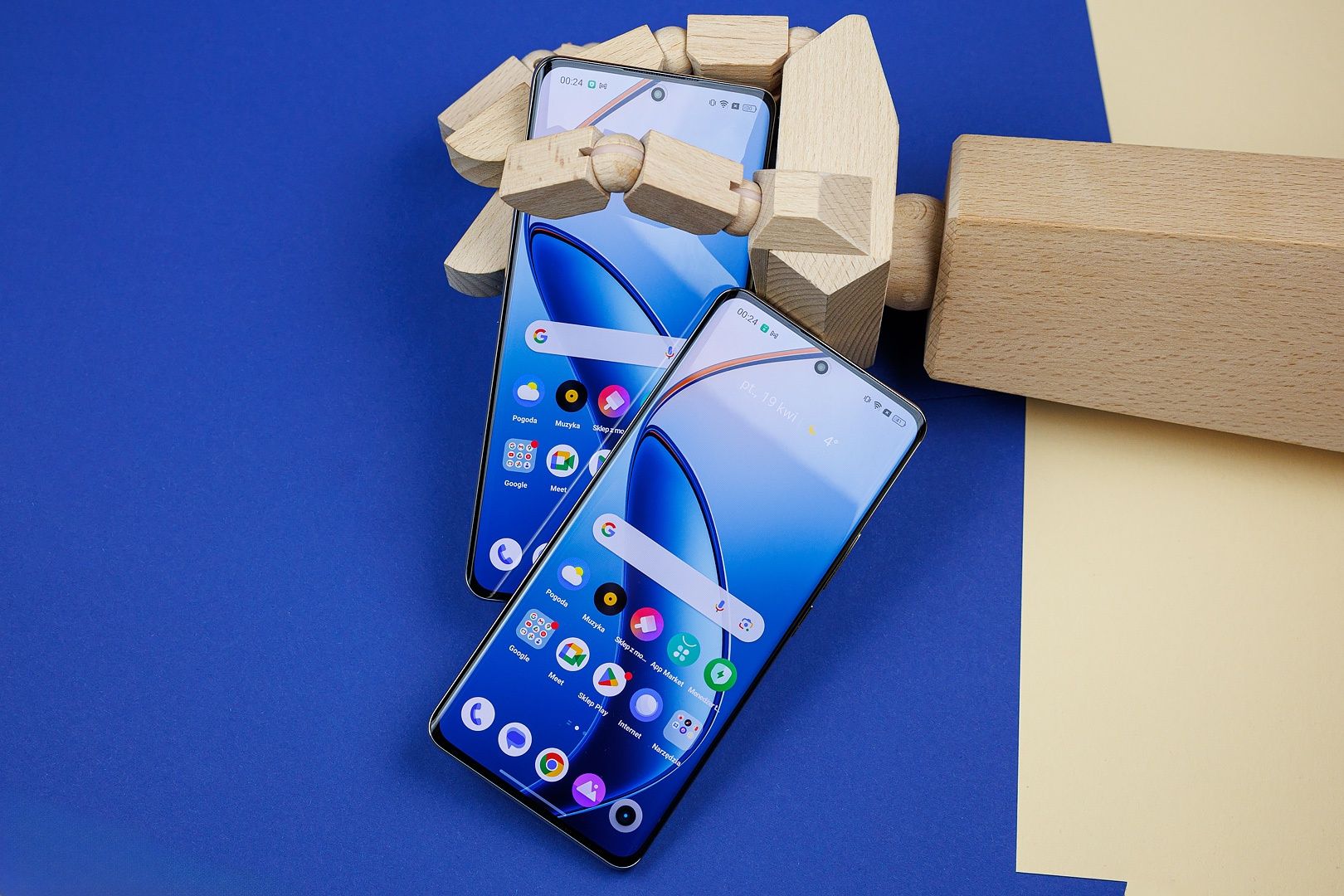 realme 12 Pro i realme 12 Pro Plus ekrany