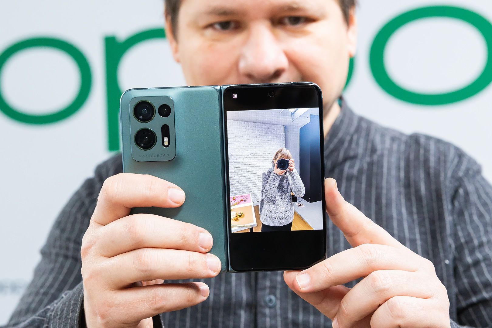 Fotografowanie z OPPO Find N2 i dodatkowym ekranem