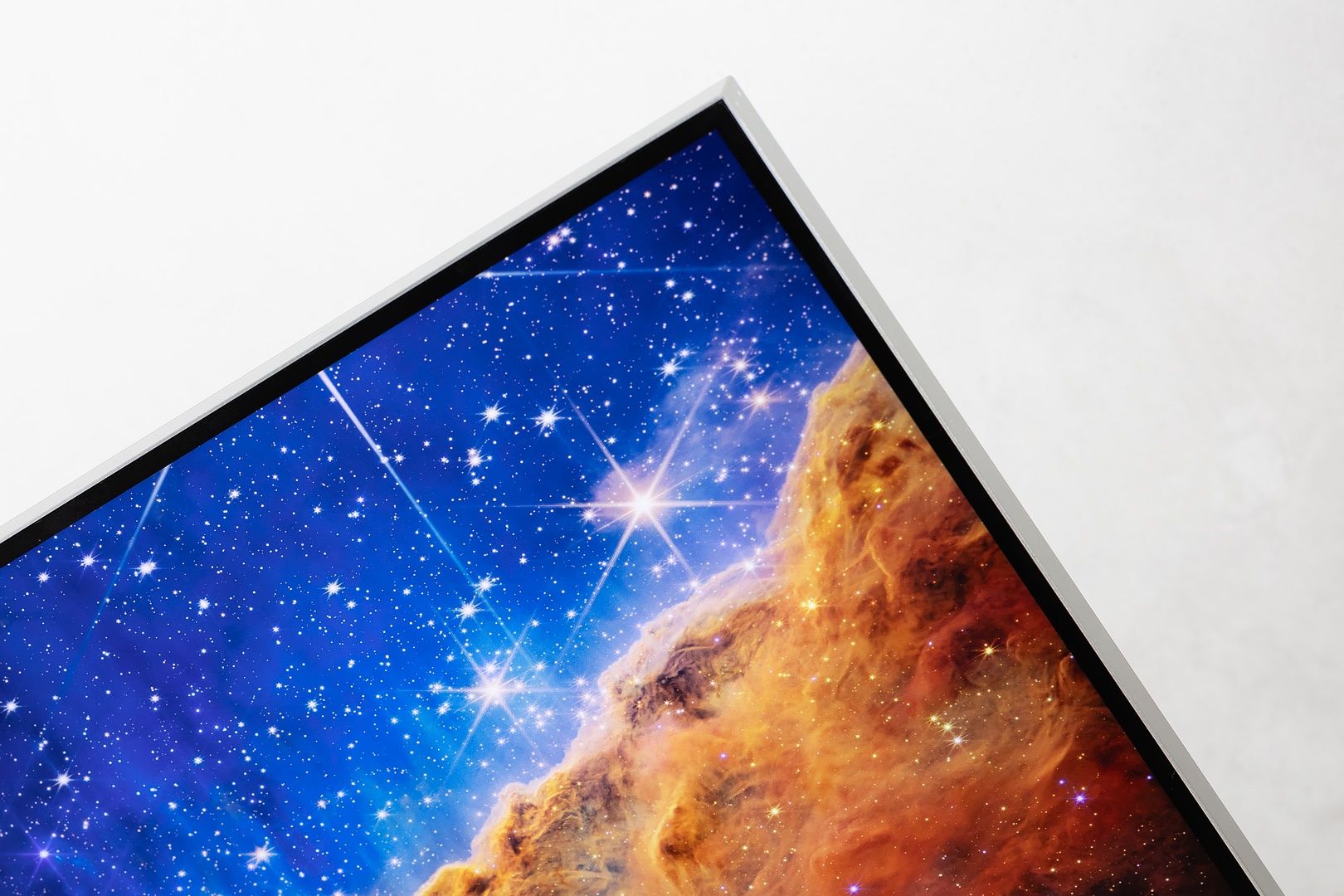 Samsung Vievfinity S9 5K 27 cali ramka